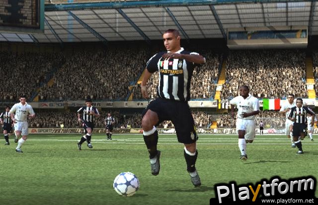 FIFA Soccer 2004 (PlayStation 2)